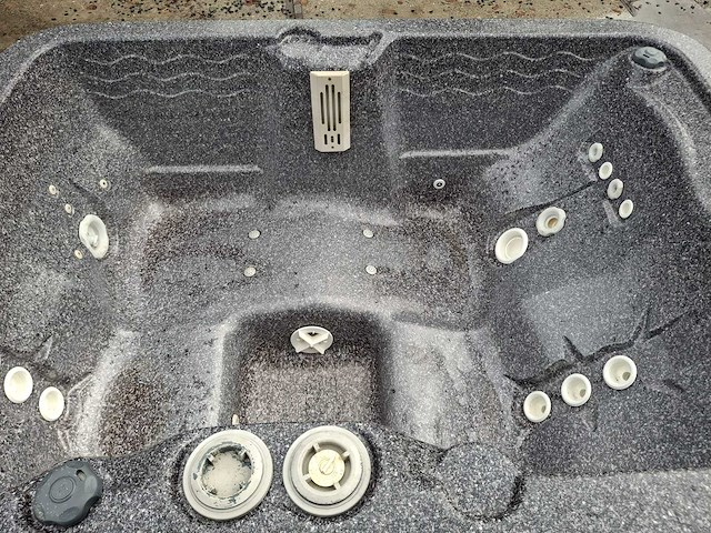 Emerald 4 persoons jacuzzi en buitenspa - afbeelding 14 van  27