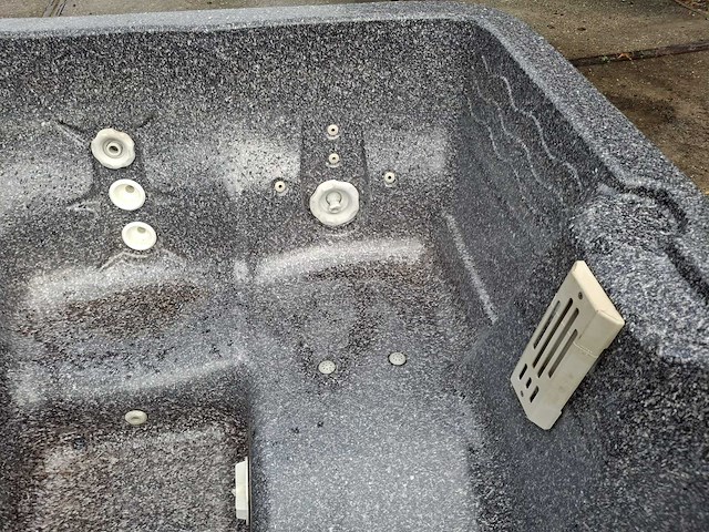 Emerald 4 persoons jacuzzi en buitenspa - afbeelding 18 van  27