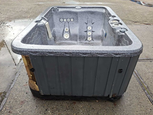 Emerald 4 persoons jacuzzi en buitenspa - afbeelding 13 van  27