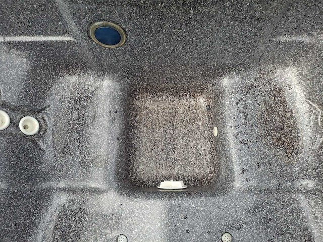 Emerald 4 persoons jacuzzi en buitenspa - afbeelding 19 van  27