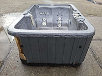 Emerald 4 persoons jacuzzi en buitenspa - afbeelding 9 van  27