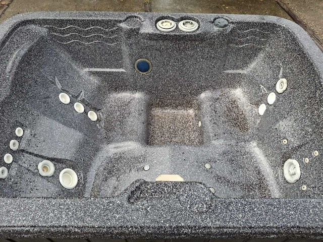 Emerald 4 persoons jacuzzi en buitenspa - afbeelding 14 van  27