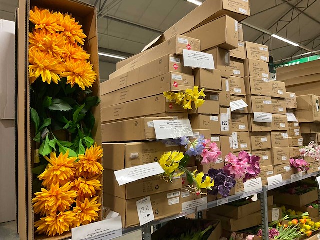 Emerald en silka kunstbloemen - afbeelding 3 van  13