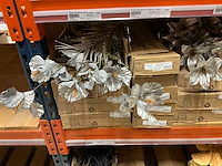 Emerald en silka kunstbloemen - afbeelding 3 van  15