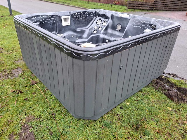 Emerald spa 7 persoons jacuzzi en buitenspa - afbeelding 6 van  28