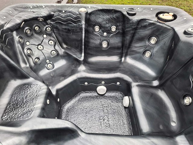 Emerald spa 7 persoons jacuzzi en buitenspa - afbeelding 11 van  28