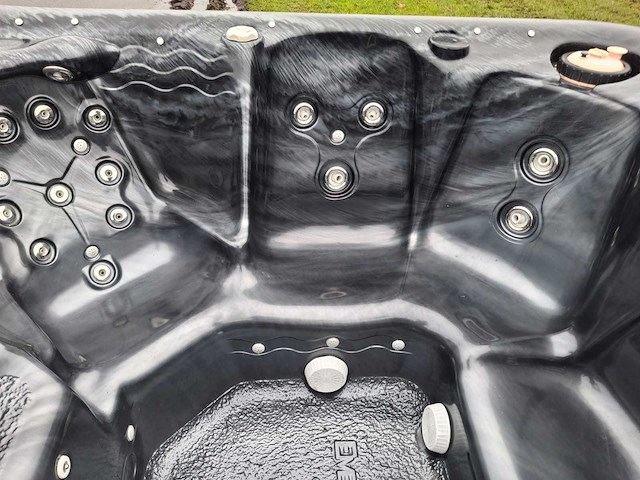 Emerald spa 7 persoons jacuzzi en buitenspa - afbeelding 13 van  28