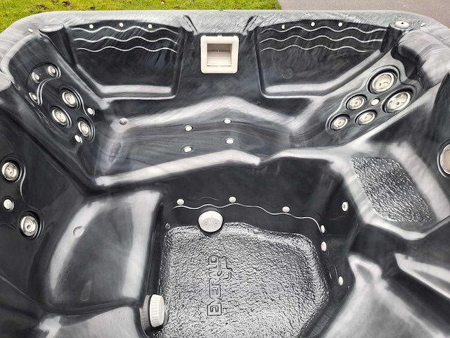 Emerald spa 7 persoons jacuzzi en buitenspa - afbeelding 25 van  28