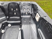 Emerald spa 7 persoons jacuzzi en buitenspa - afbeelding 27 van  28