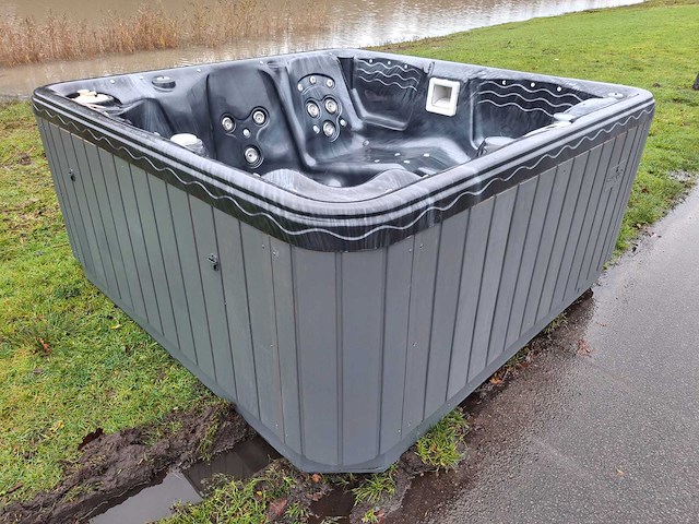 Emerald spa 7 persoons jacuzzi en buitenspa - afbeelding 7 van  28
