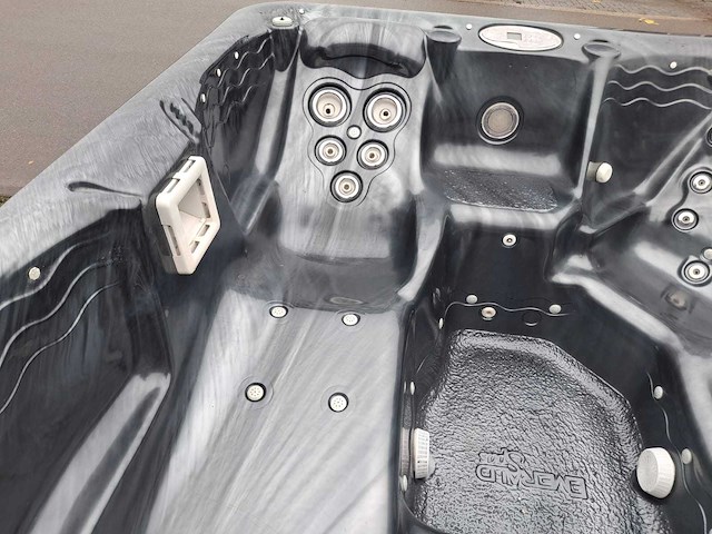 Emerald spa 7 persoons jacuzzi en buitenspa - afbeelding 17 van  28