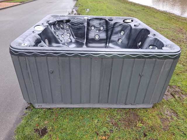 Emerald spa 7 persoons jacuzzi en buitenspa - afbeelding 20 van  28