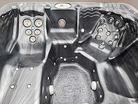 Emerald spa 7 persoons jacuzzi en buitenspa - afbeelding 14 van  28