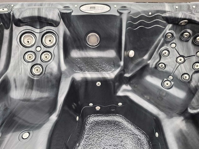 Emerald spa 7 persoons jacuzzi en buitenspa - afbeelding 16 van  28