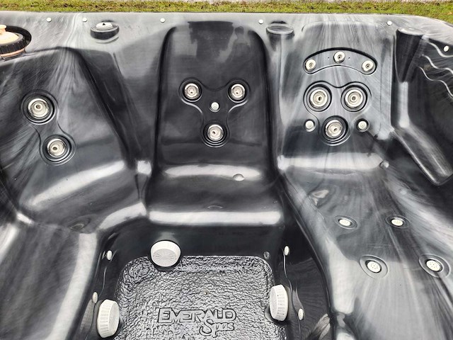 Emerald spa 7 persoons jacuzzi en buitenspa - afbeelding 28 van  28