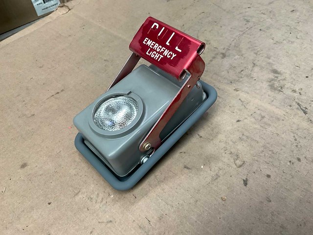 Emergency light - afbeelding 1 van  2