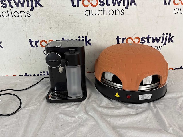 Emerio pizzarette origineel – 6-persoons pizza-oven | de’longhi nespresso gran lattissima en640.b – capsule koffiemachine - afbeelding 1 van  1
