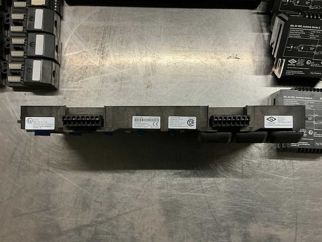 Emerson kj3208x1-ba1 digitale uitgangsmodule plc (20x) - afbeelding 7 van  10