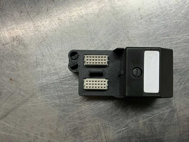 Emerson kj3208x1-ba1 digitale uitgangsmodule plc (20x) - afbeelding 10 van  10