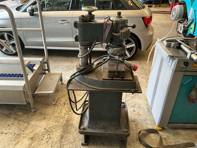 Emf dordt 226b kolomboormachine - afbeelding 6 van  11