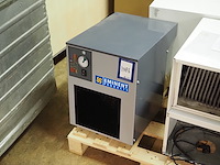 Eminent - afbeelding 1 van  5