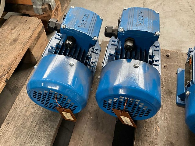 Emk 0,12 tot 0,37kw elektromotor (4x) - afbeelding 3 van  6