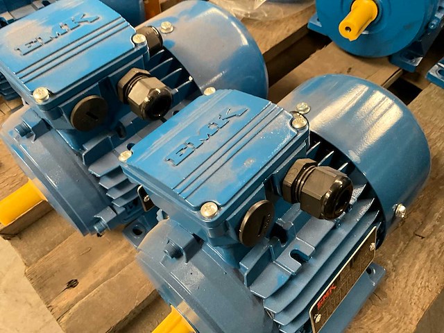 Emk 0,12 tot 0,37kw elektromotor (4x) - afbeelding 4 van  6