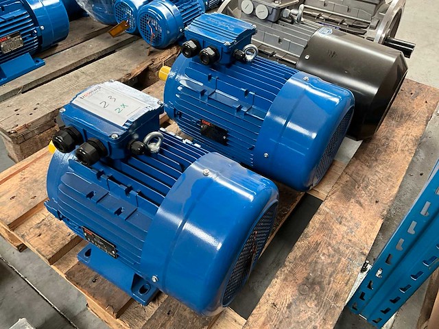 Emk kae2a132s/m elektromotor (2x) - afbeelding 1 van  3