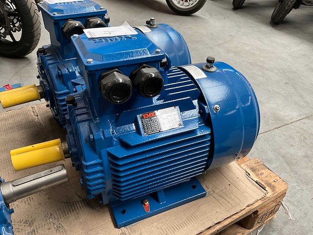 Emk kae2g160m elektromotor - afbeelding 1 van  1