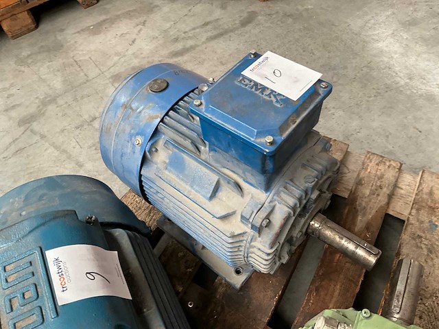 Emk kae2g160m2 elektromotor - afbeelding 1 van  2
