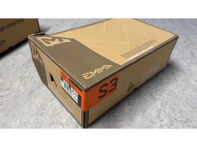 Emma s3 alaska - maat 42 werkschoenen - afbeelding 1 van  3