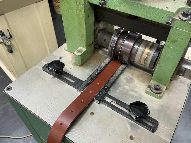 Emmecipi industriële verwarmde riem-/lederafwerkingsmachine - afbeelding 3 van  8