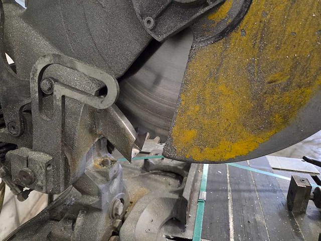 Emmegi - 1995 - 400s - afkortcirkelzaagmachine - afbeelding 5 van  9