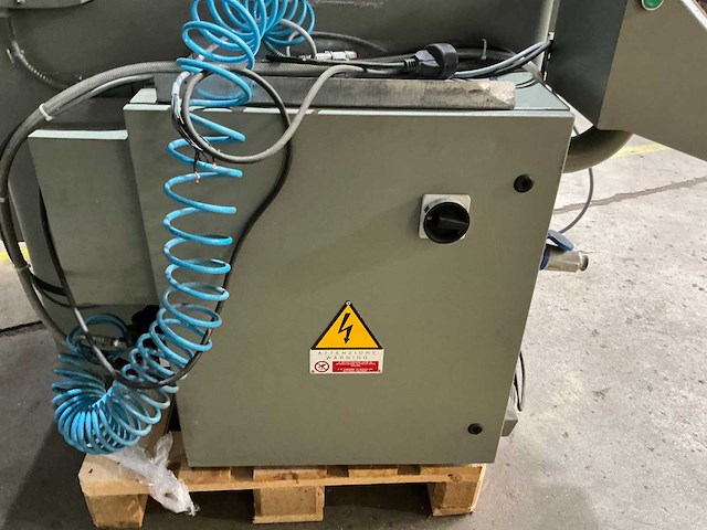 Emmegi - 2001 - afkortcirkelzaagmachine - afbeelding 3 van  12