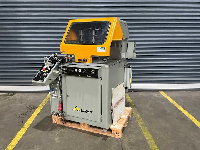 Emmegi - 2001 - afkortcirkelzaagmachine - afbeelding 1 van  12