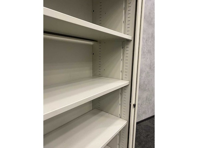 Emmein - hoge stalen roldeurkast met sleutel - afbeelding 4 van  9