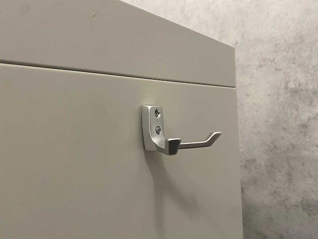 Emmein - hoge stalen roldeurkast met sleutel - afbeelding 8 van  9