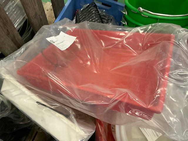 Emmer en divers tuingereedschap - afbeelding 8 van  8