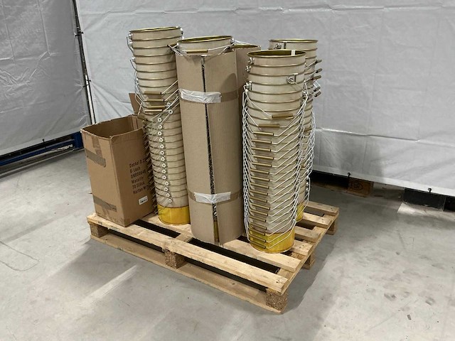 Emmer met deksel 10ltr (157x) - afbeelding 4 van  5