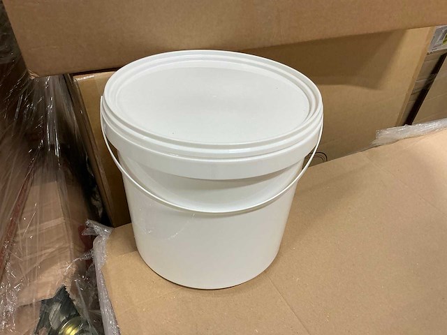 Emmer met deksel (circa 600x) - afbeelding 2 van  5