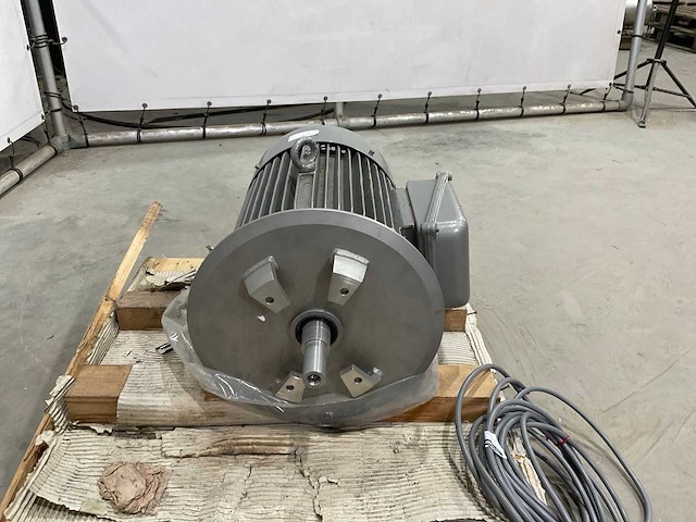 Emod - hefie3 160l/2a0 - elektro motor - afbeelding 6 van  7