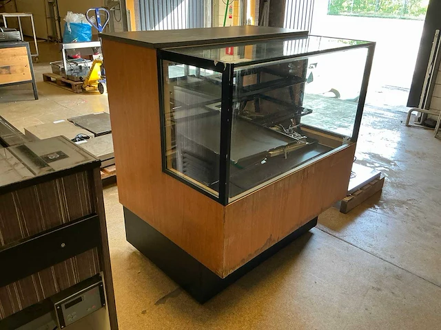 Emondt koelvitrine - afbeelding 1 van  7