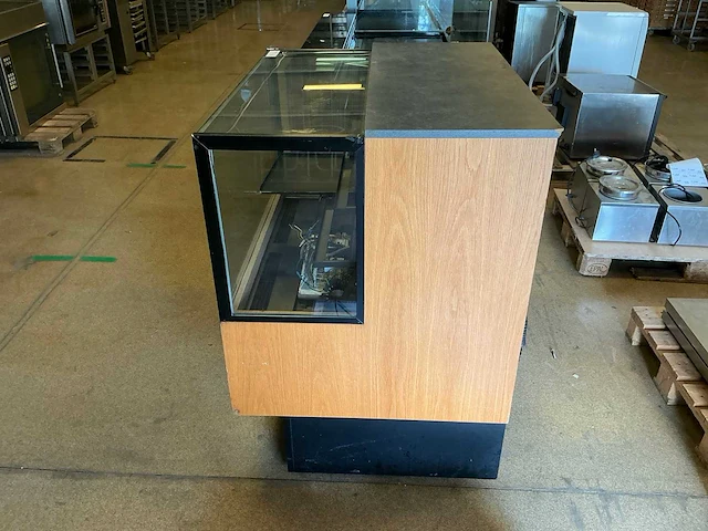 Emondt koelvitrine - afbeelding 4 van  7