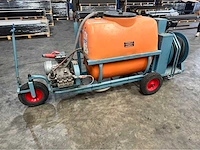 Empas spuitwagen / spuitkar