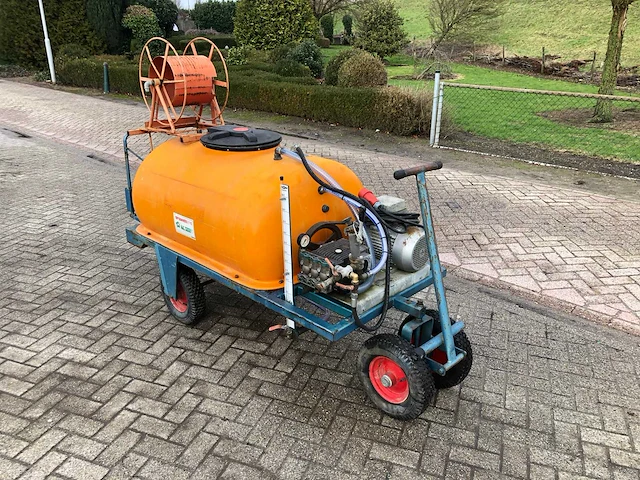 Empass 600 ltr spuitwagen - afbeelding 1 van  4
