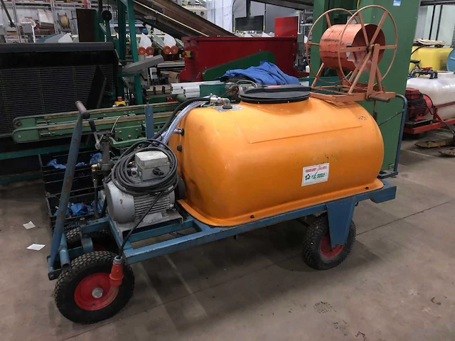 Empass 600 ltr spuitwagen - afbeelding 3 van  4