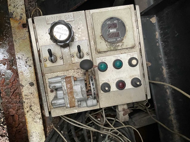 Ems f-350 modderpomp (cat 3408) - afbeelding 15 van  15