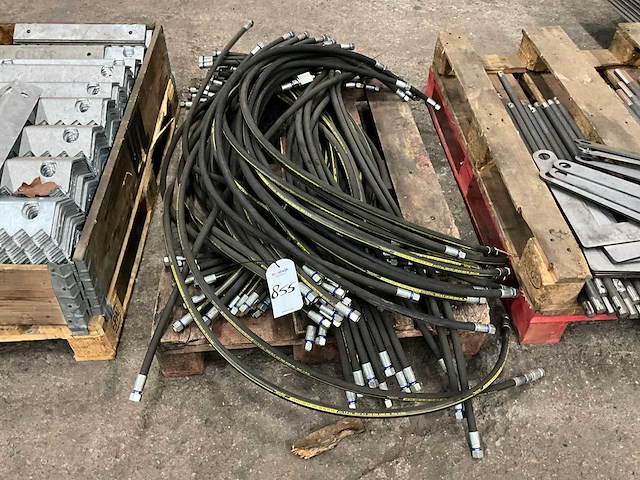 En 853 26n - sae 100 r2 at 3/8” hydrauliek slangen - afbeelding 1 van  6