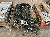 En 853 26n - sae 100 r2 at 3/8” hydrauliek slangen - afbeelding 1 van  6