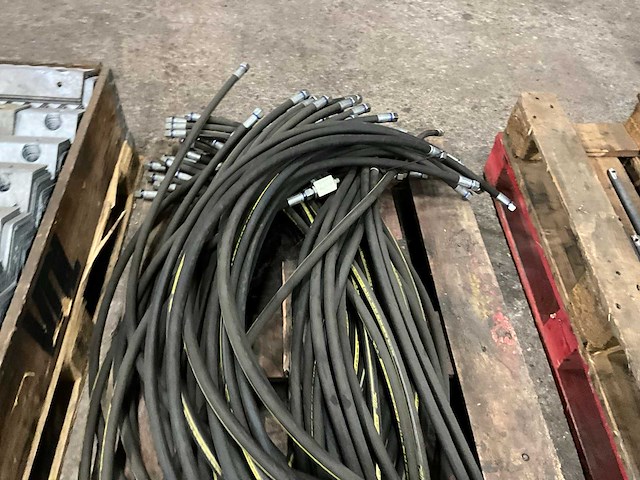 En 853 26n - sae 100 r2 at 3/8” hydrauliek slangen - afbeelding 3 van  6
